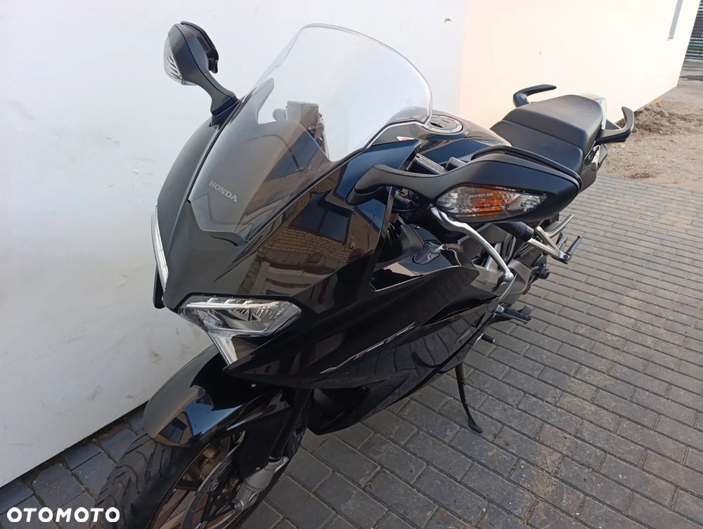 Honda VFR - 11