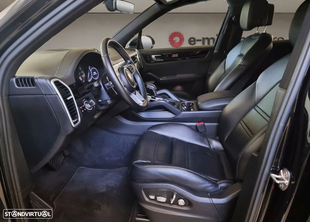 Porsche Cayenne E-Hybrid — fotografia 13