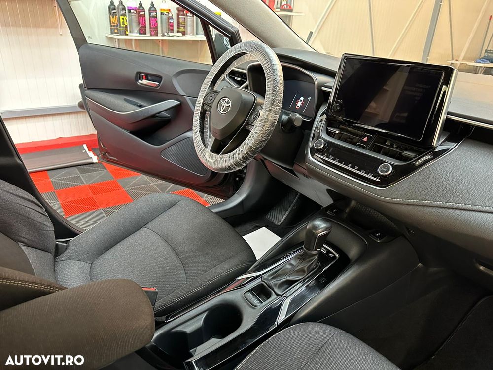 Toyota Corolla 1.8 HSD Business - 15