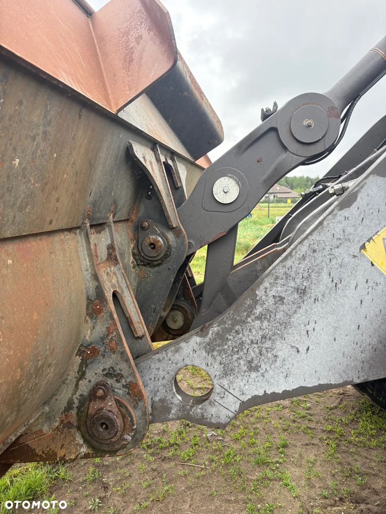 Volvo L180H - 9