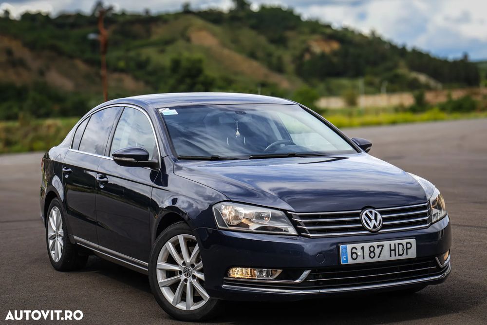 Volkswagen Passat Variant 2.0 TDI BlueMotion Technology DPF Highline - 4