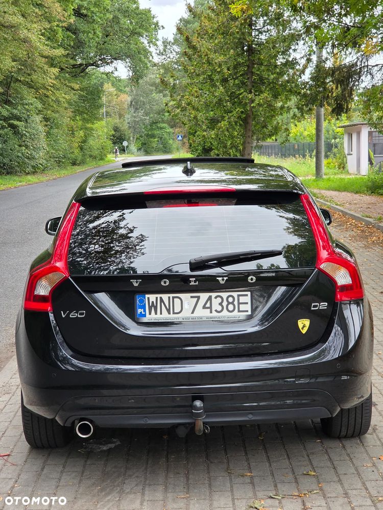 Volvo V60 D2 Momentum - 8