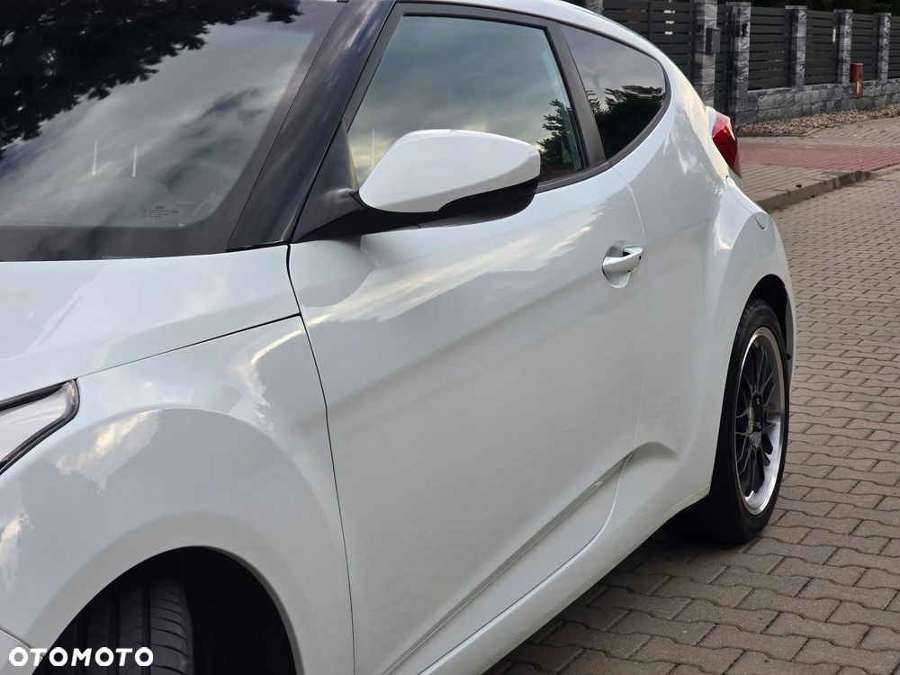 Hyundai Veloster - 18
