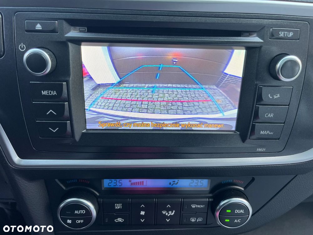 Toyota Auris 1.8 HSD Luna - 23