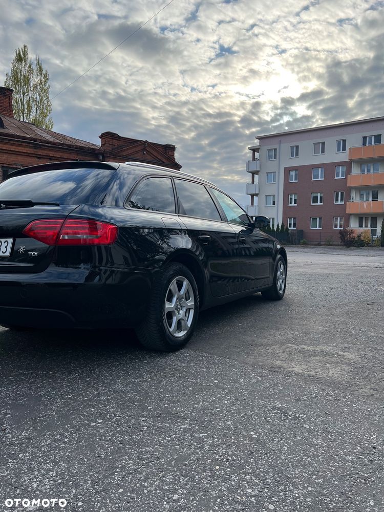 Audi A4 Avant 2.0 TDI - 8