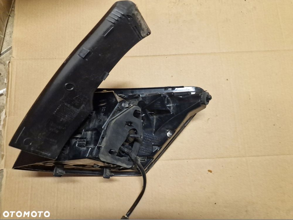 lampa tylna lewa peugeot 3008 ii lift 9836231280 - 2