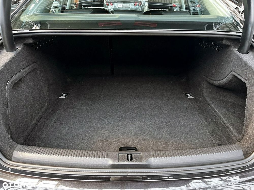 Audi A4 Limousine - 18