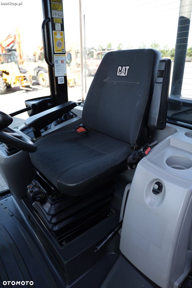 Caterpillar CAT 906M - 29