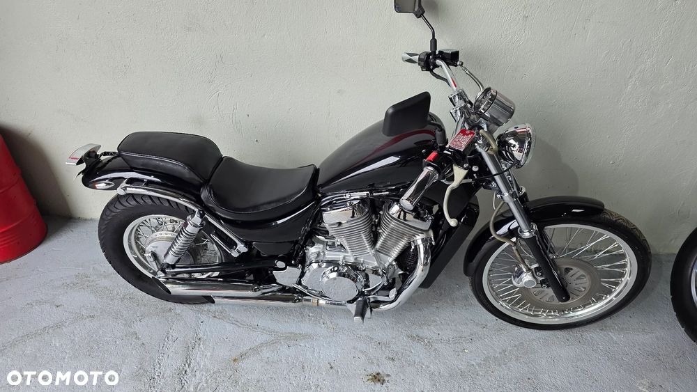 Suzuki Intruder - 24