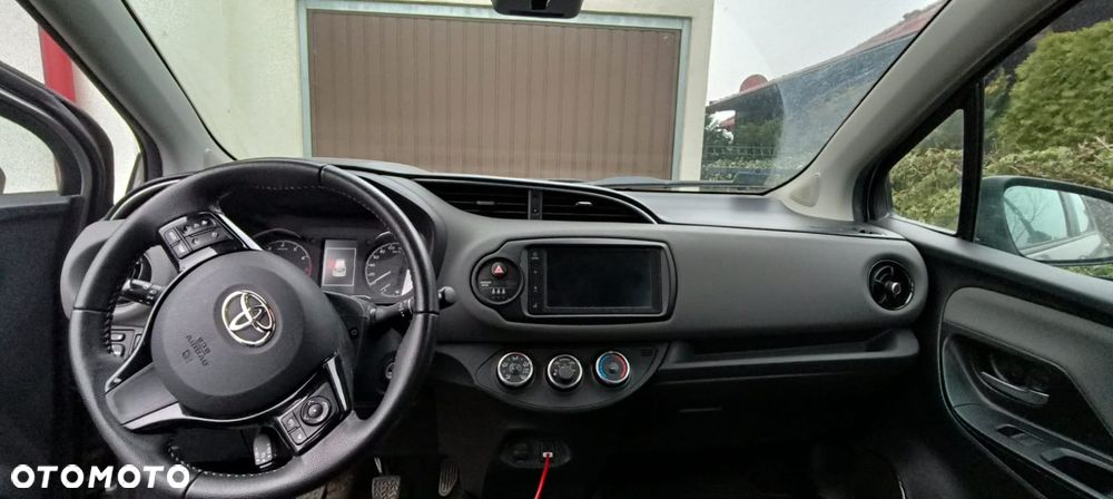 Toyota Yaris 1.5 Premium - 6