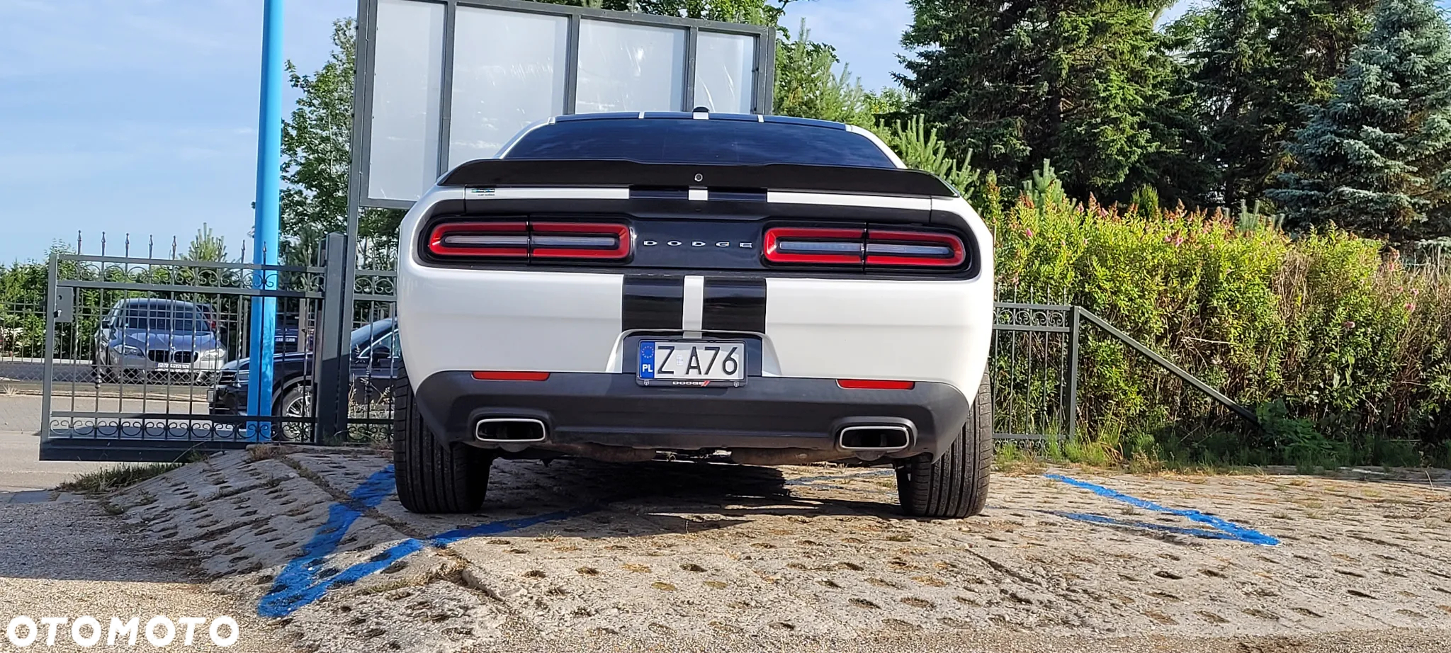 Dodge Challenger - 27