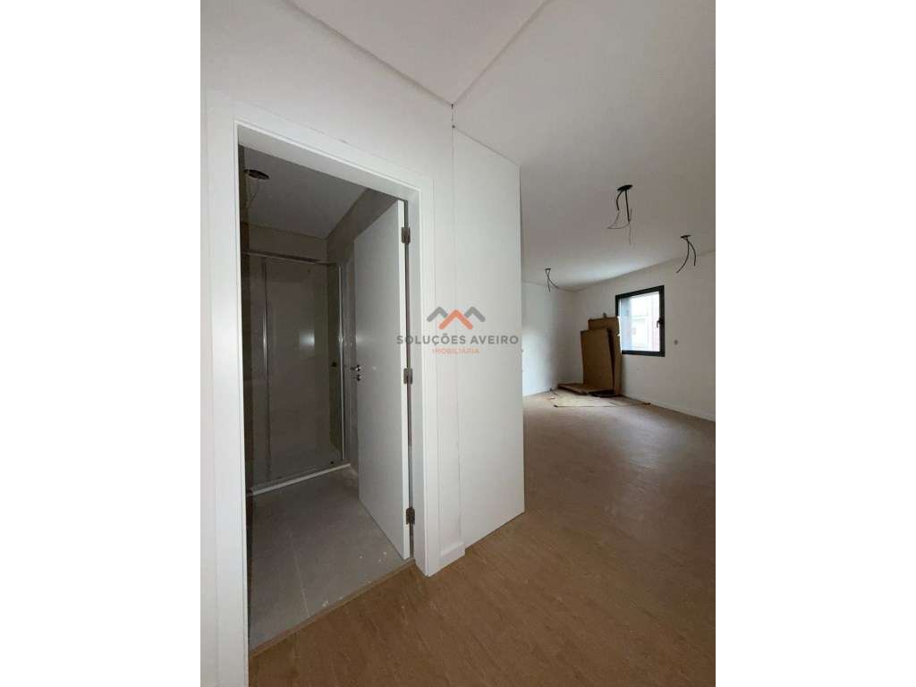 Apartamento T1+1 com 103 m² | 2 WC | 2 Lugares de Garagem - Centro ... - Grande imagem: 4/6