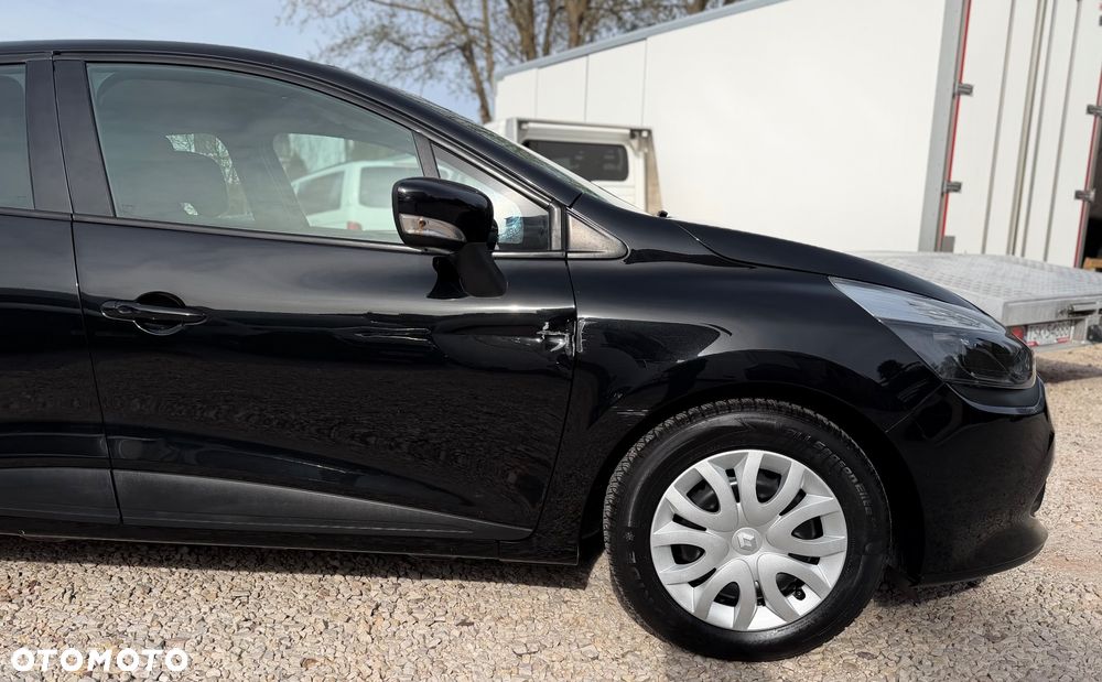 Renault Clio 1.2 16V 75 Expression - 12