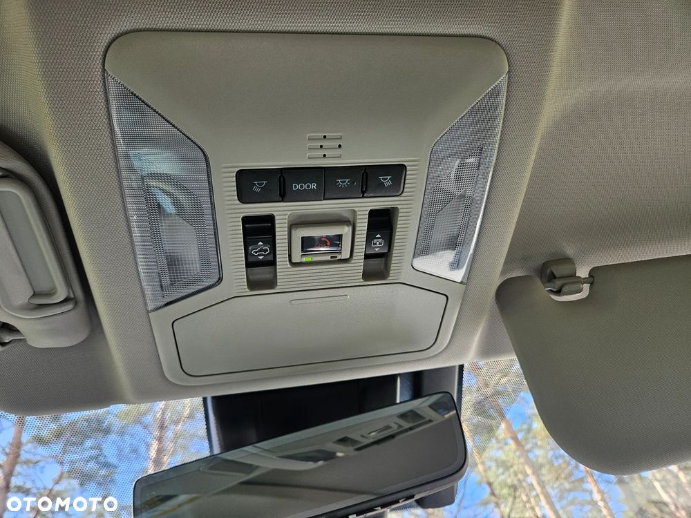 Toyota RAV4 2.5 Hybrid Black Edition by JBL 4x4 - 30