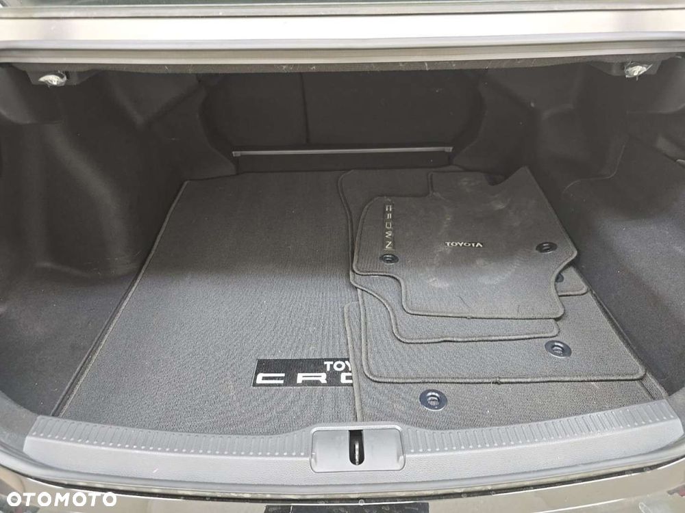 Toyota Crown - 5