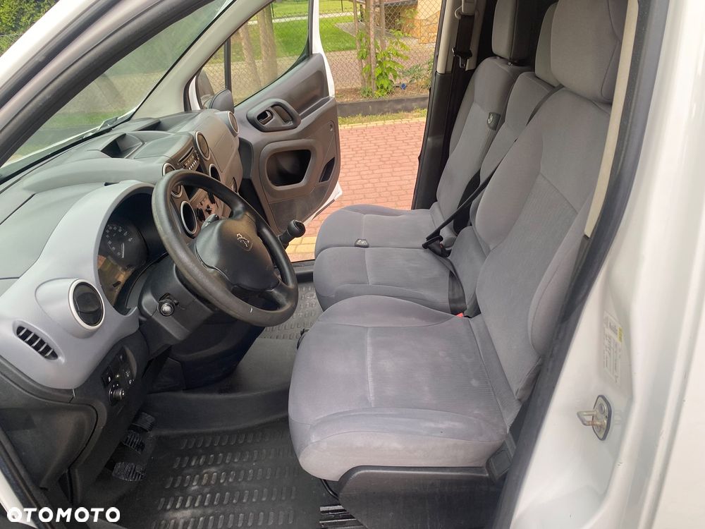 Peugeot PARTNER 1.6HDI 3-osobowy zakupiony w slonie w Rzeszowie - 32