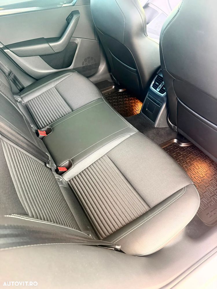 Skoda Octavia 2.0 TDI DSG RS - 8