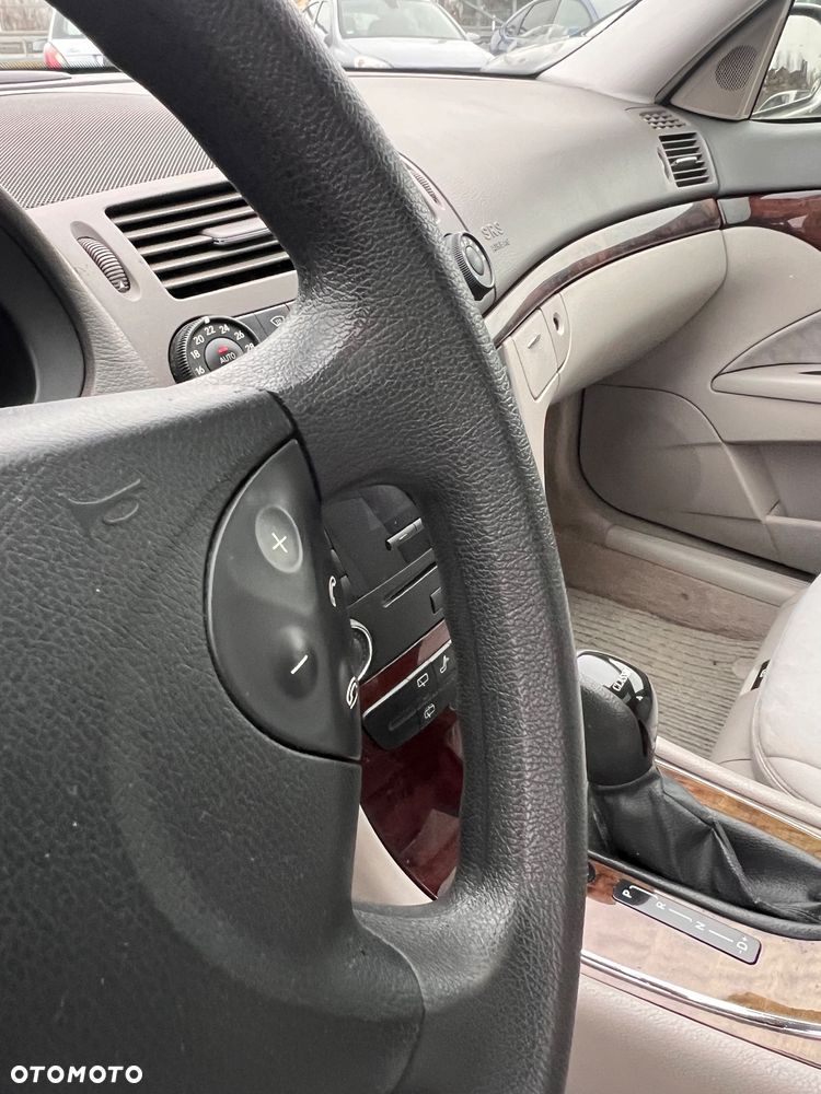 Mercedes-Benz Klasa E 200 Kompressor Automatik Classic - 17