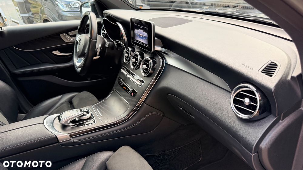 Mercedes-Benz GLC - 31