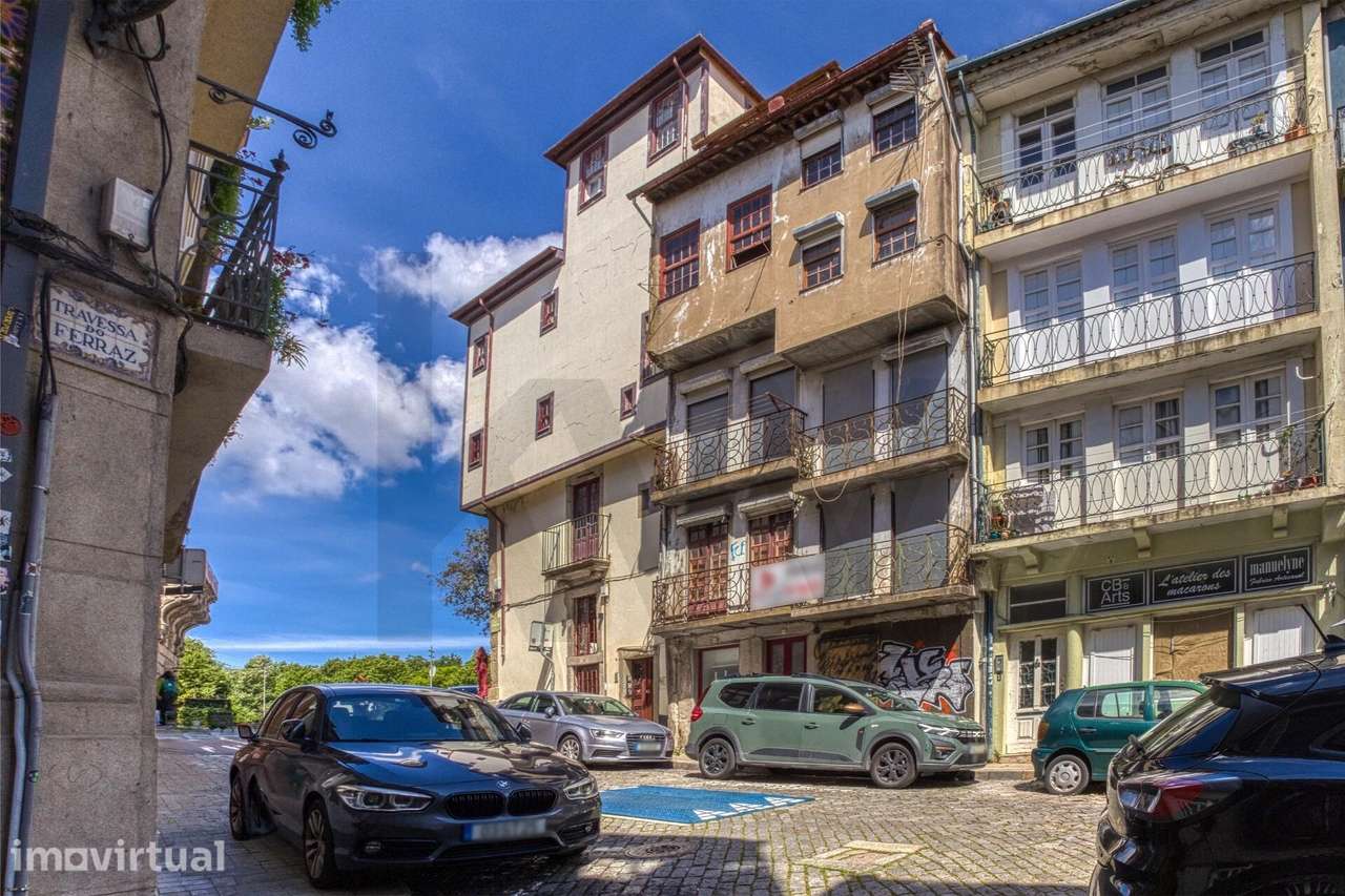 PRÉDIO PARA REABILITAÇÃO TOTAL– RUA DOS CALDEIREIROS, PORTO - Grande imagem: 3/21