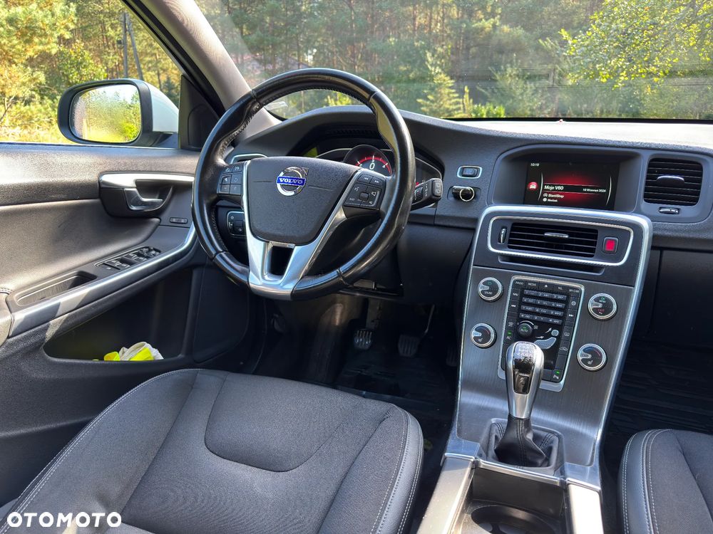 Volvo V60 D4 Drive-E Momentum - 14