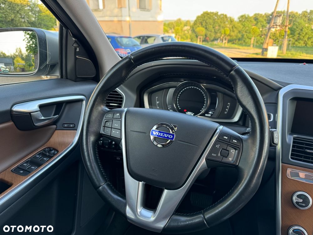 Volvo XC 60 D4 Geartronic Summum - 25