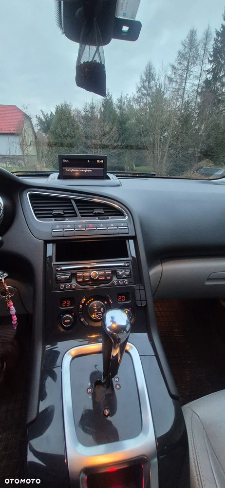 Peugeot 5008 - 17