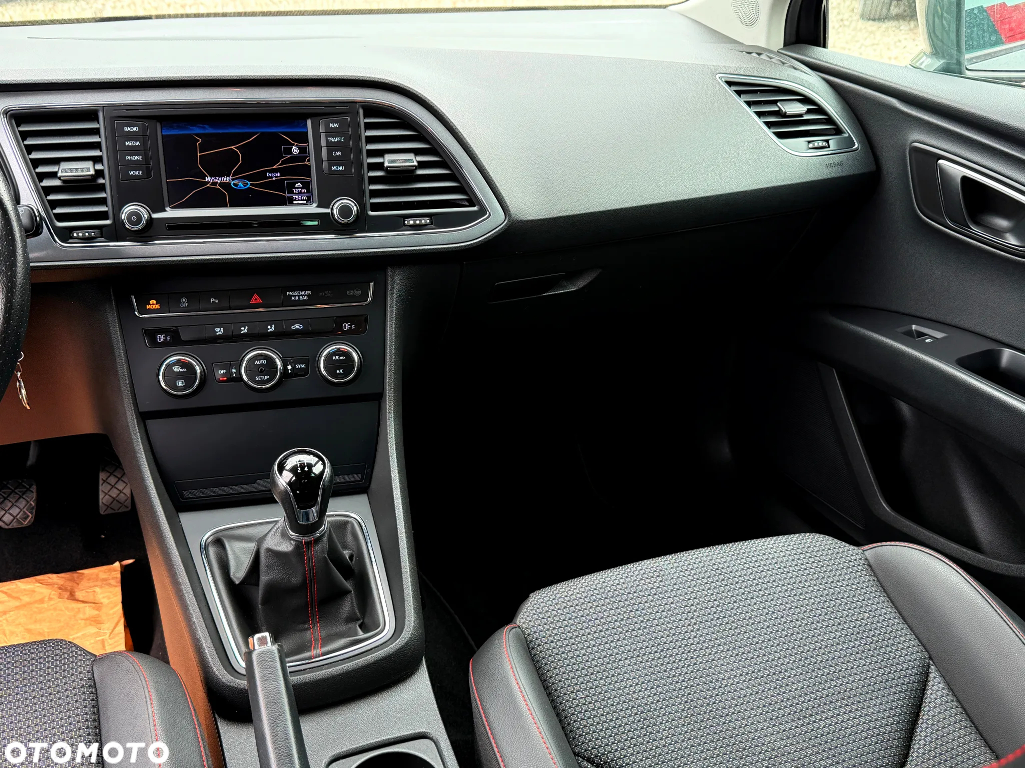 Seat Leon 2.0 TDI FR Black S&S - 29
