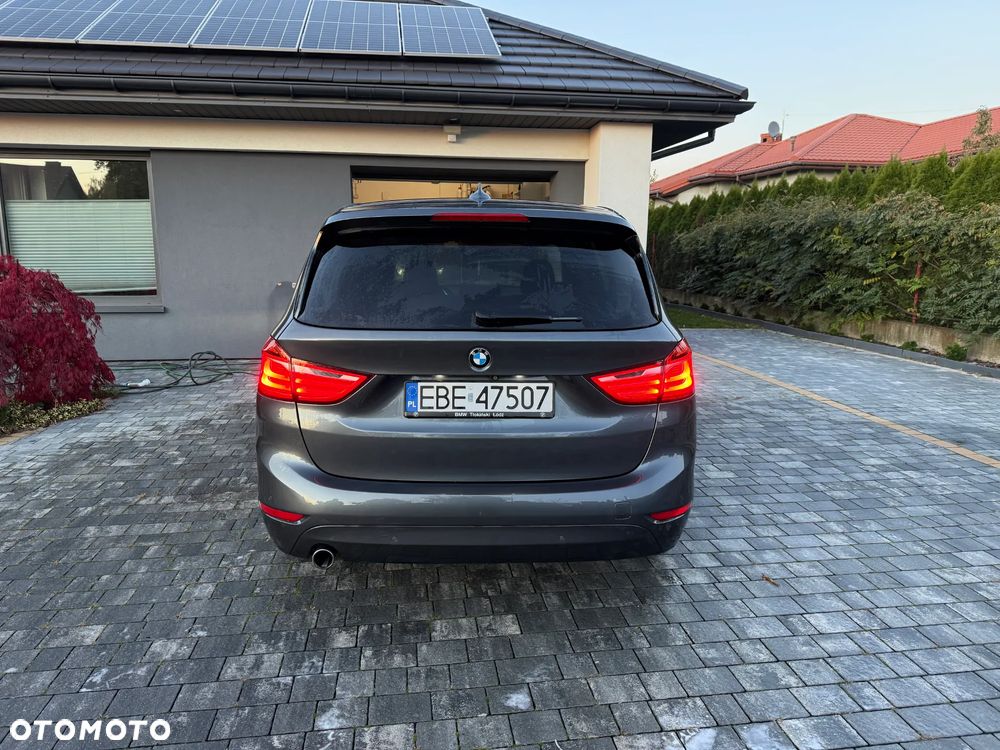 BMW Seria 2 218d - 4