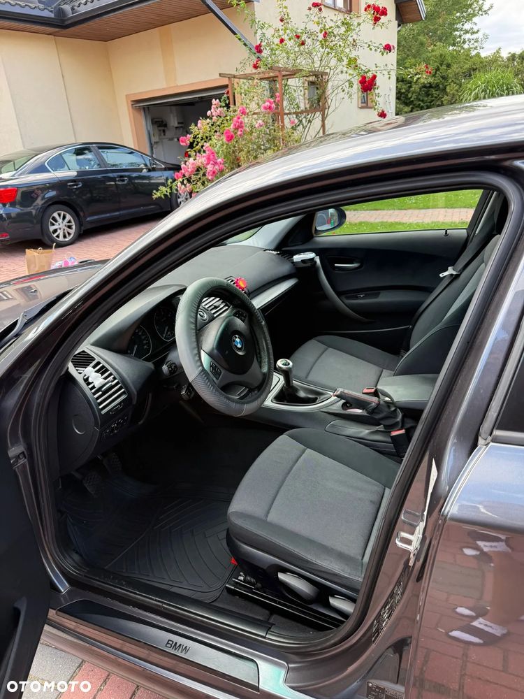 BMW Seria 1 118d DPF - 13