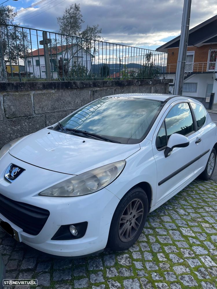 Peugeot 207 - 1