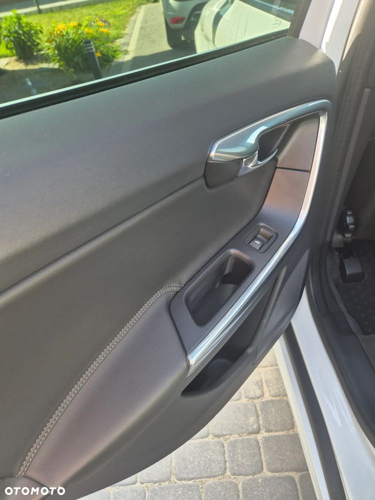 Volvo XC 60 D4 Drive-E Summum - 17