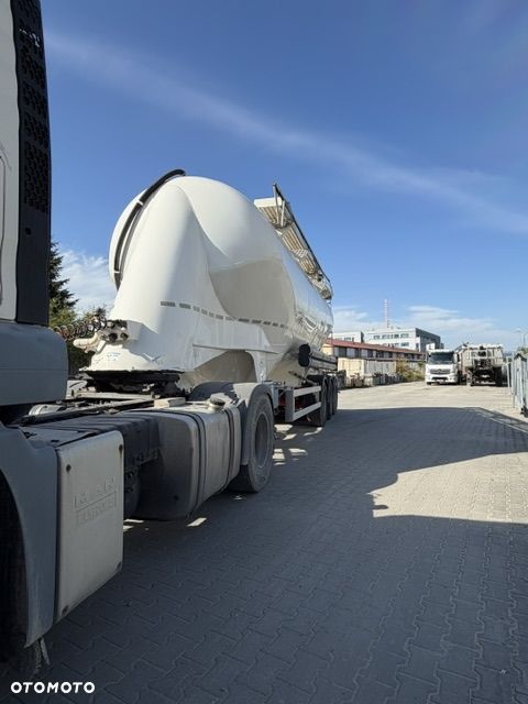 Spitzer SF 2737/2P Naczepa do przewozu materiałów sypkich - 9