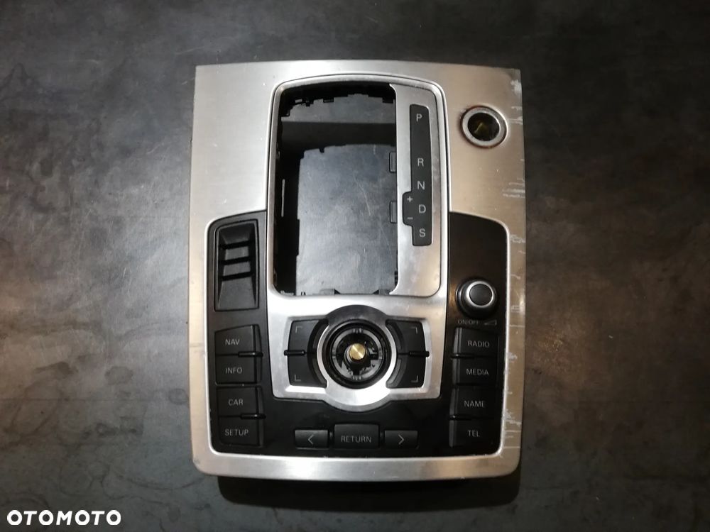 RAMKA PANEL MMI AUDI Q7 4L - 1