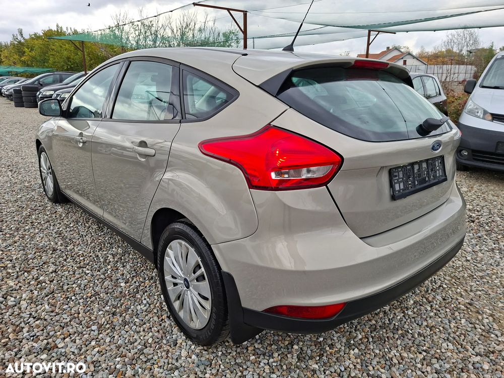 Ford Focus - 2