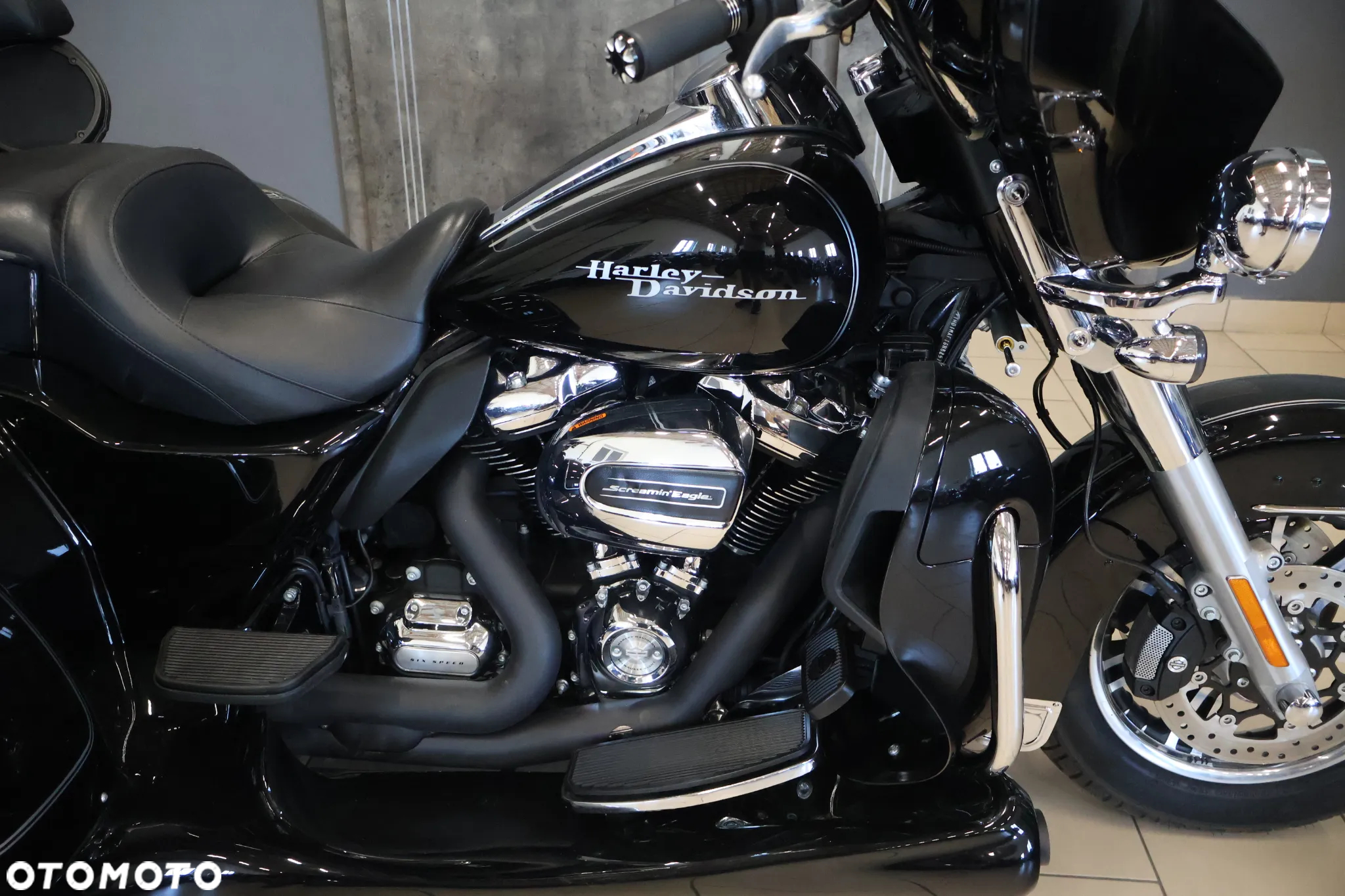 Harley-Davidson FLHS Electra Glide - 8