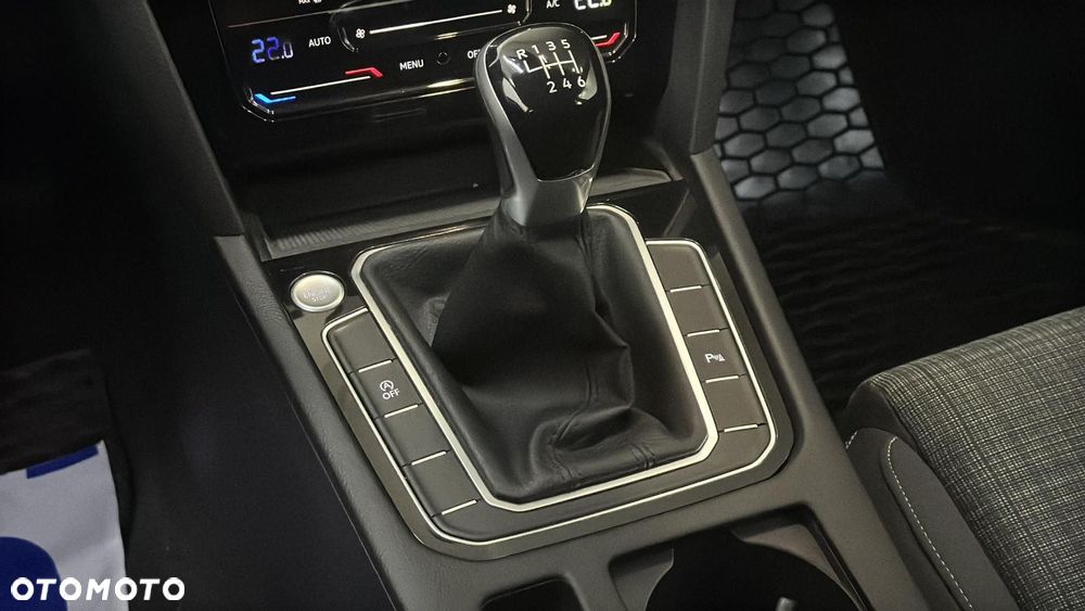 Volkswagen Passat Variant 2.0 TDI EVO Business - 17