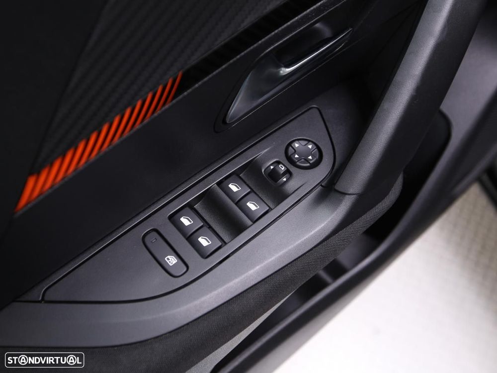 Peugeot e-2008 50 kWh Active - 15