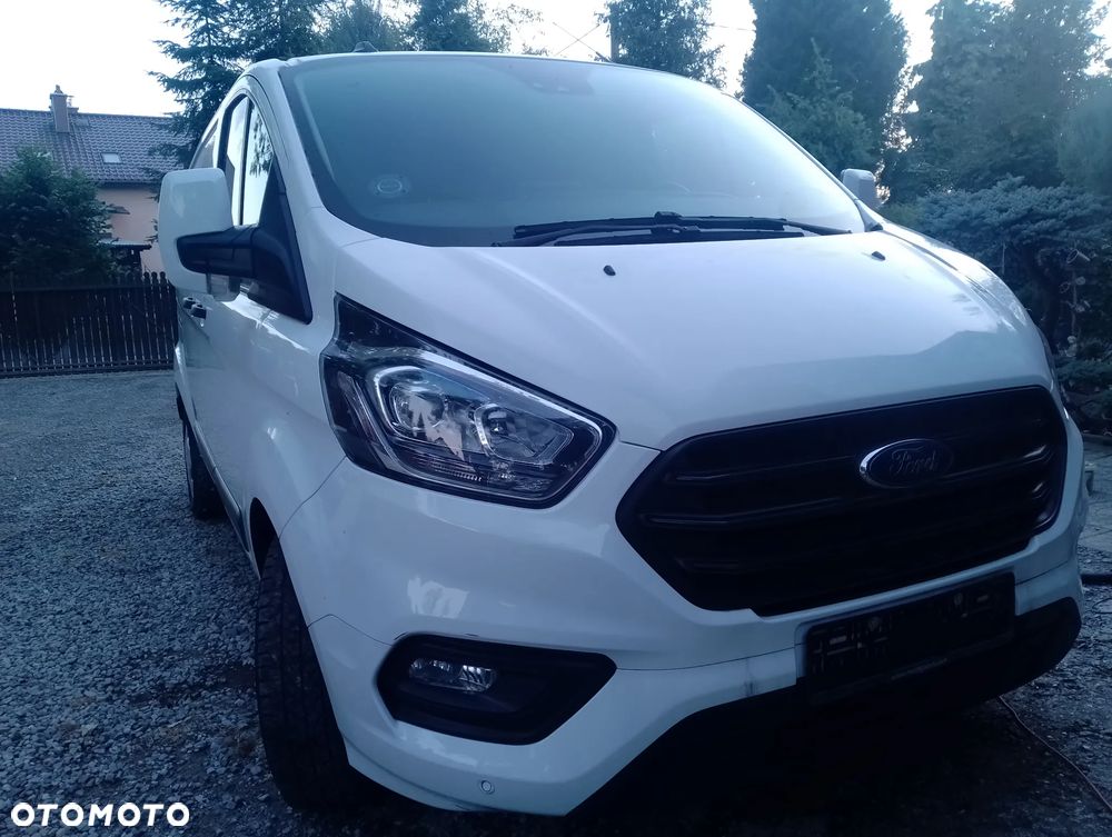 Ford Transit Custom Van - 4