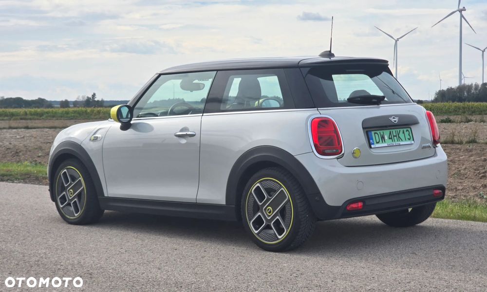 MINI Cooper SE Yours Trim - 13