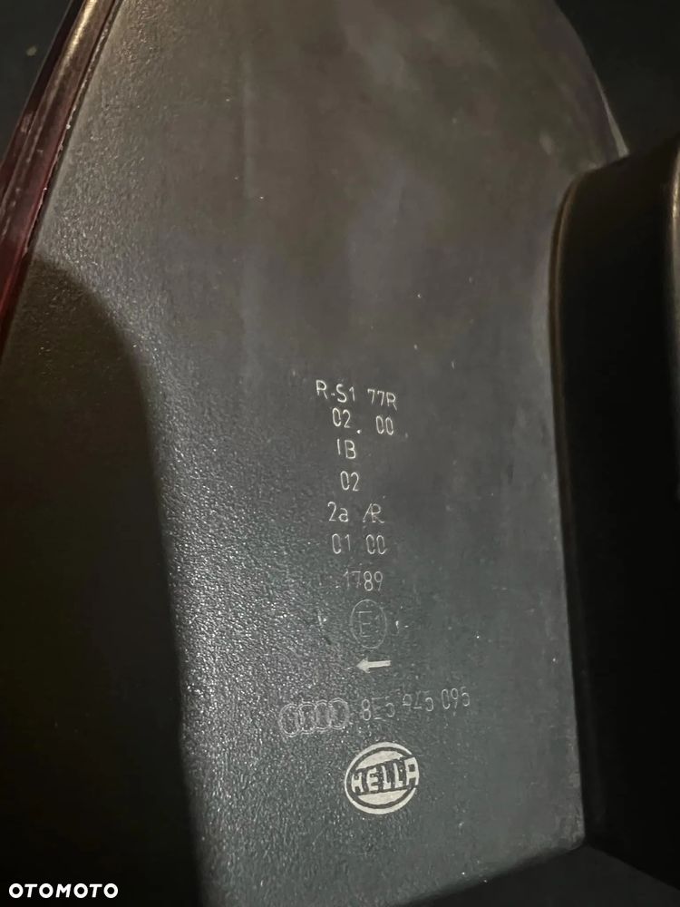 LAMPY TYLNE AUDI A4 B7 PRAWA  - 8E5945096 - 8