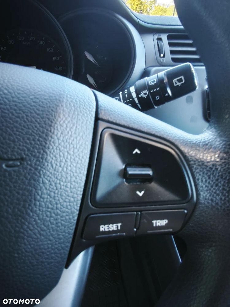 Kia Rio 1.4 L - 15
