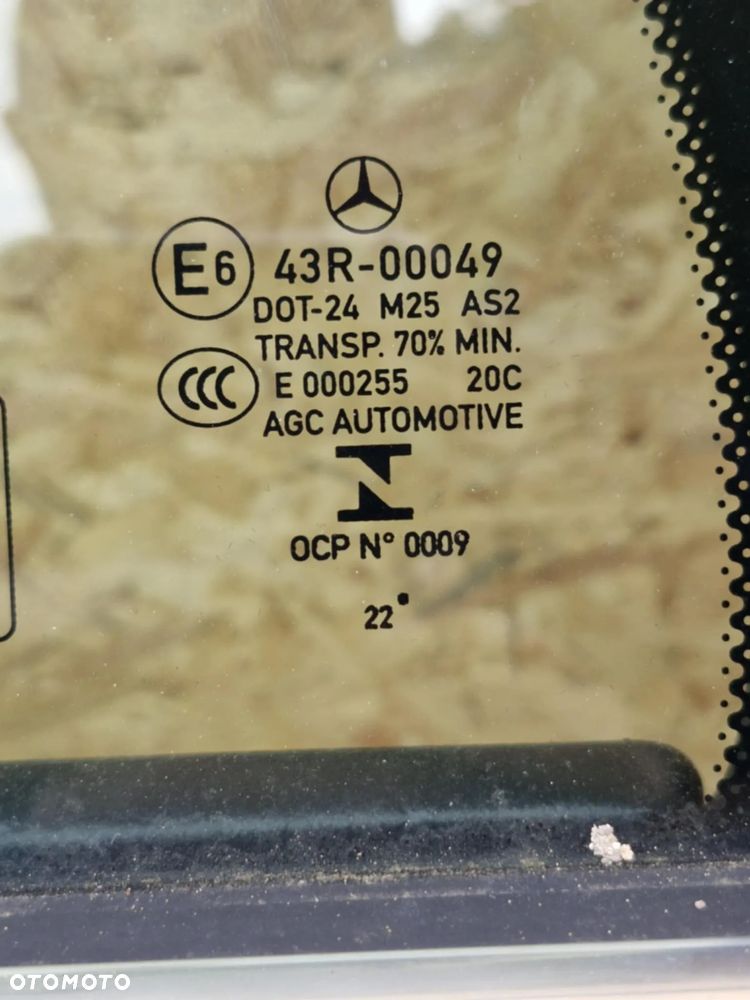 MERCEDES E-KLASA W213 KOMBI DRZWI LEWE TYŁ KOD LAKIERU: 831 - 4