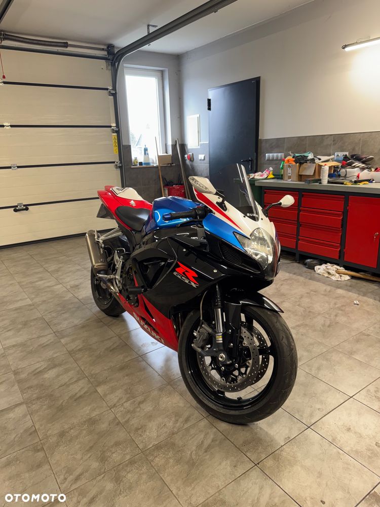 Suzuki GSX-R - 1
