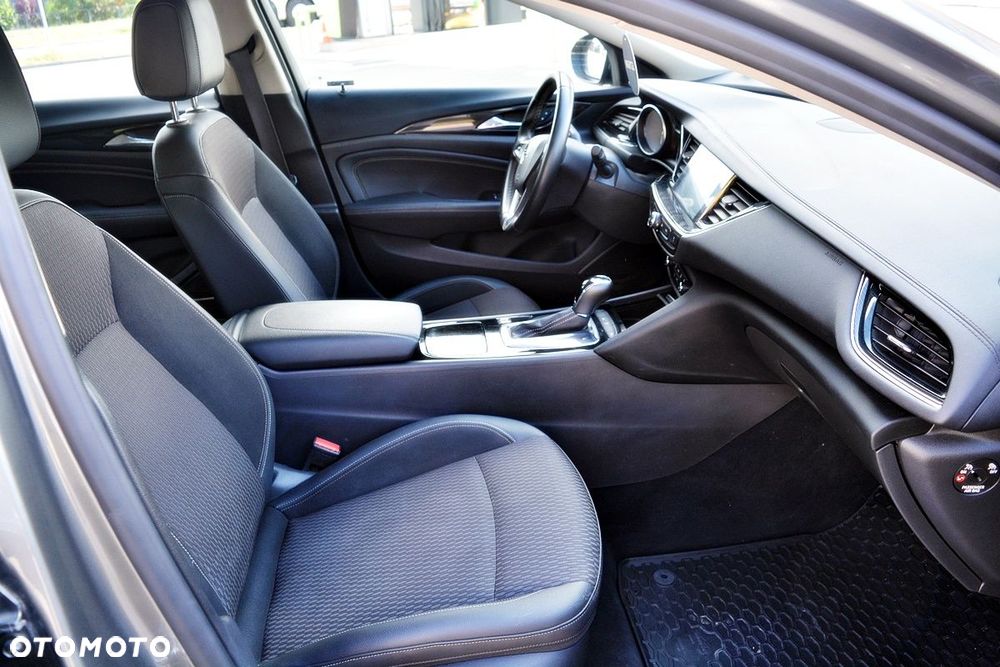 Opel Insignia - 18