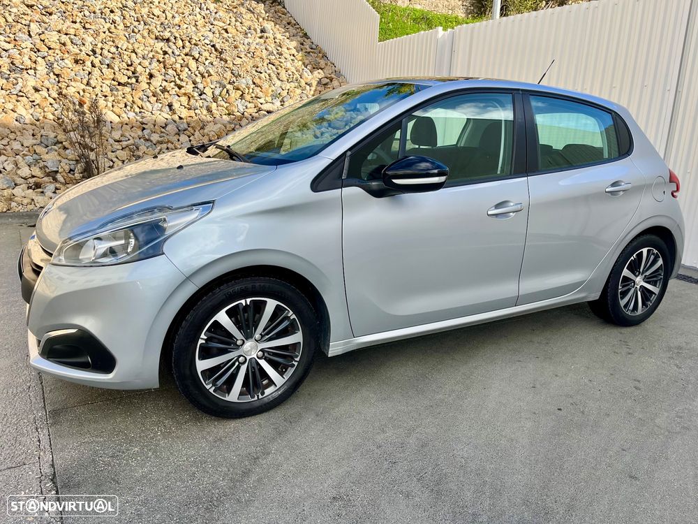 Peugeot 208 1.2 PureTech Allure - 19