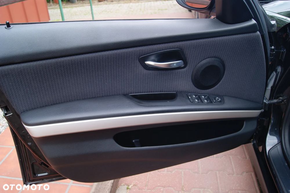 BMW Seria 3 320i Edition Sport - 16