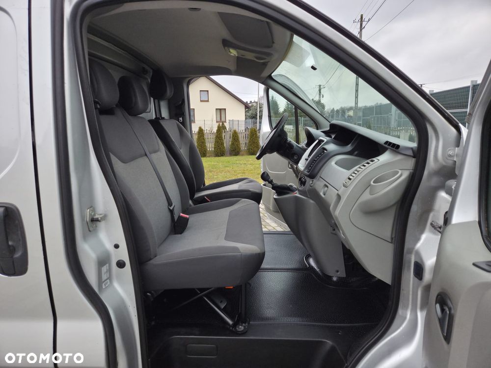 Renault TRAFIC LONG KLIMA TEMPOMAT ORYGINAŁ LAKIER I PRZEBIEG - 8