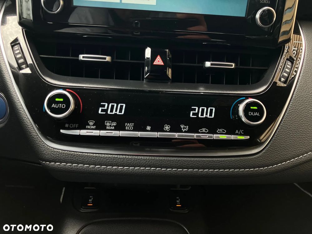 Toyota Corolla 1.8 Hybrid Comfort - 28