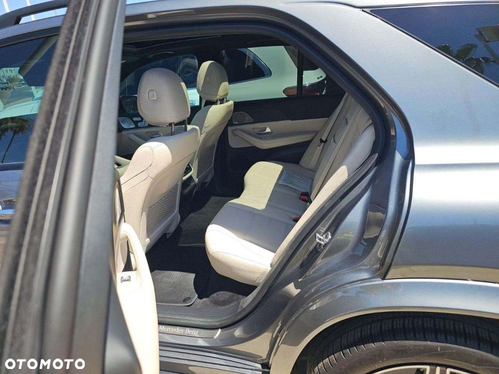 Mercedes-Benz GLE - 12